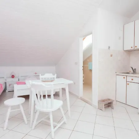 Appartement Lili Podgora