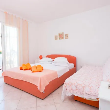Appartement Lili Podgora