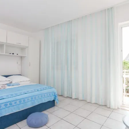 Appartement Lili Podgora